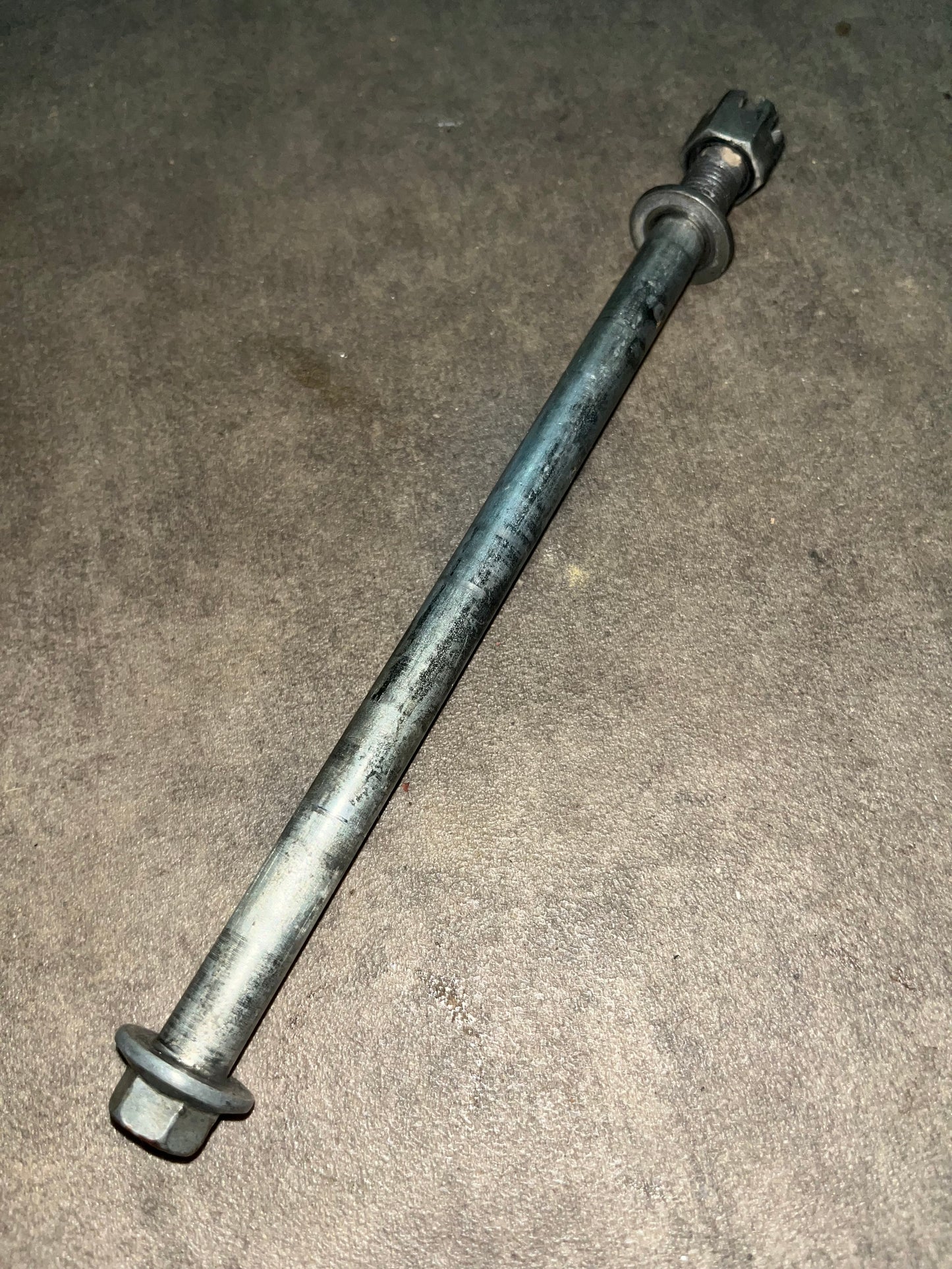 axe de roue avant 65 rm