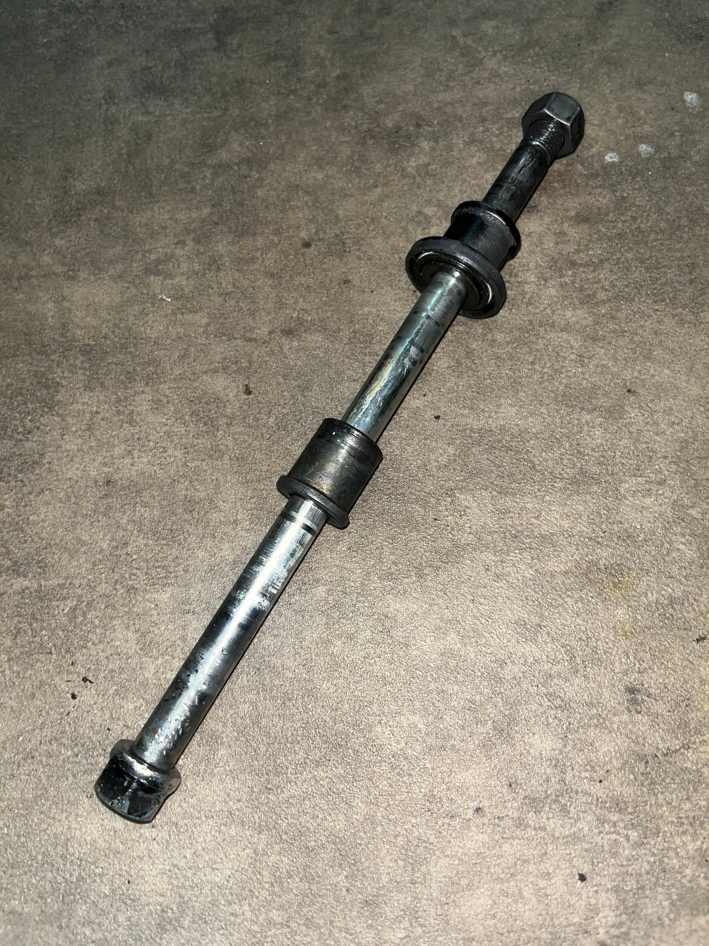 axe de roue avant yz 85
