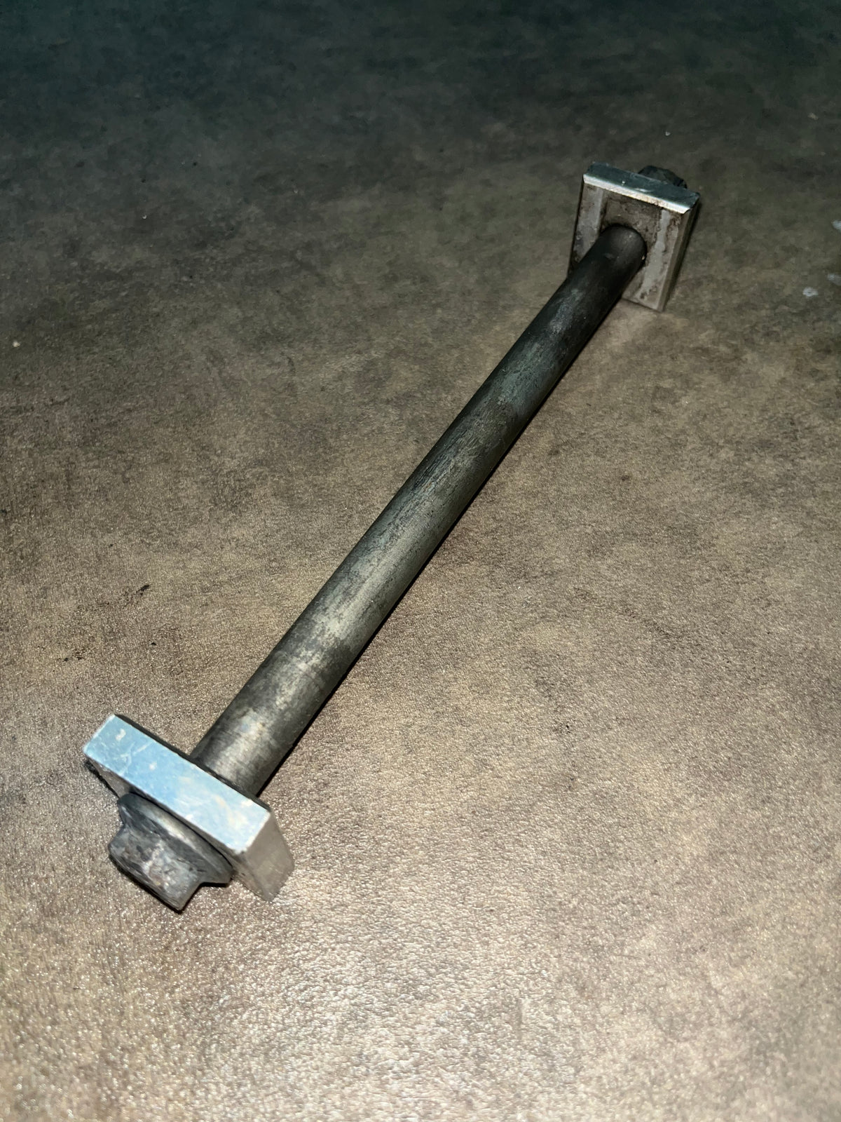 axe de roue arrière yz 85