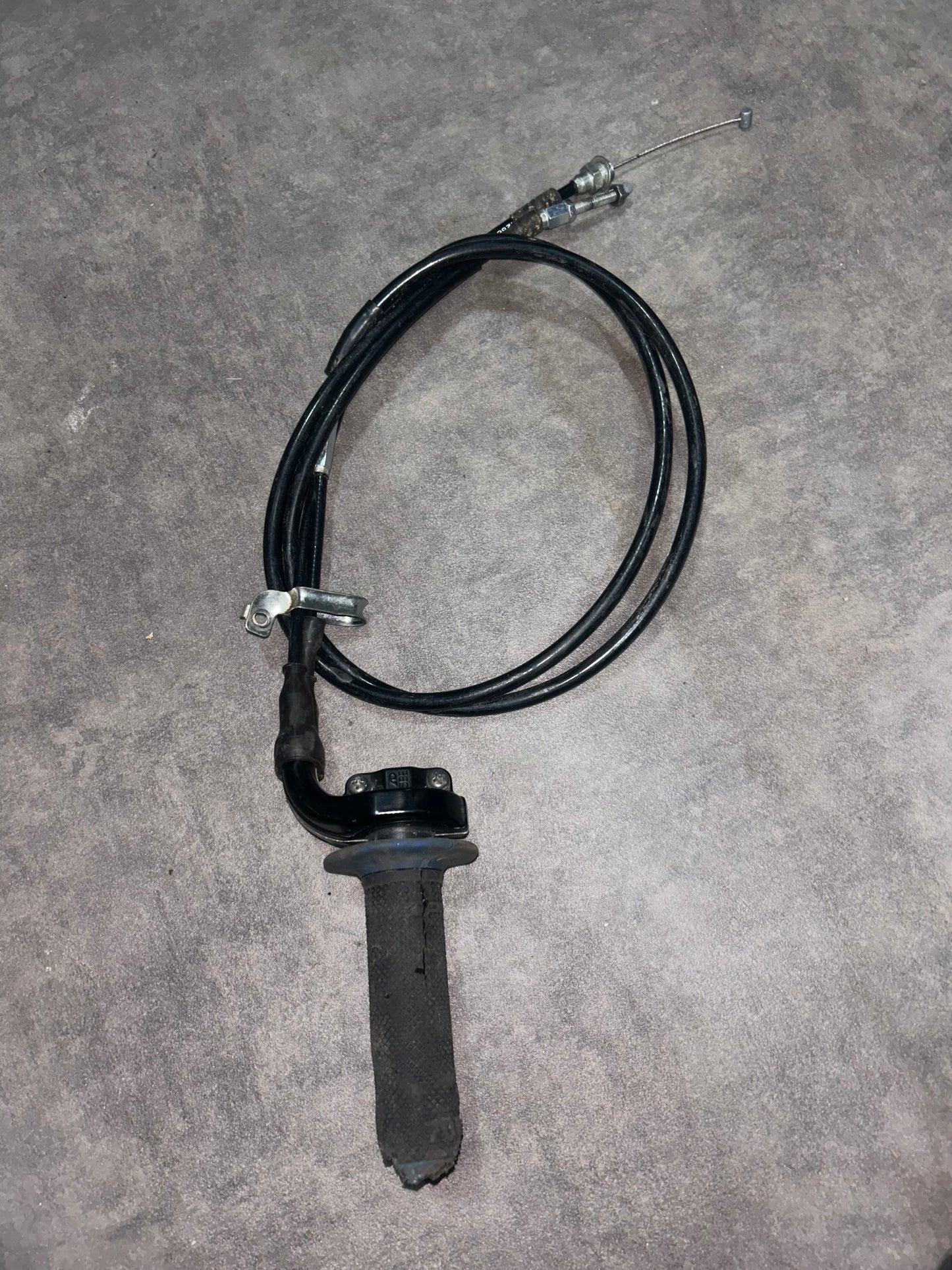 accélérateur + câble 250 yzf