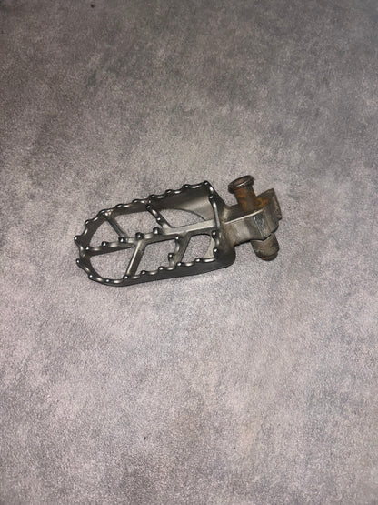 cale pied gauche 250 yzf