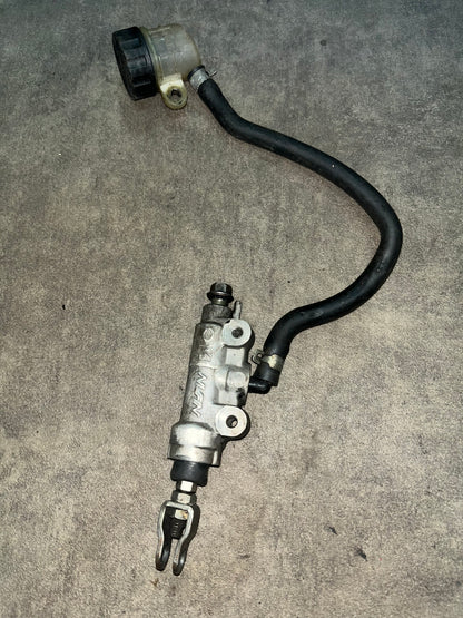 maitre cylindre frein arrière yzf 250