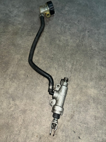 maitre cylindre frein arrière yzf 250