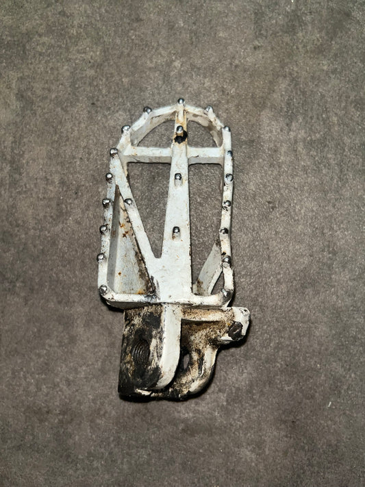 cale pied droit CRF 250
