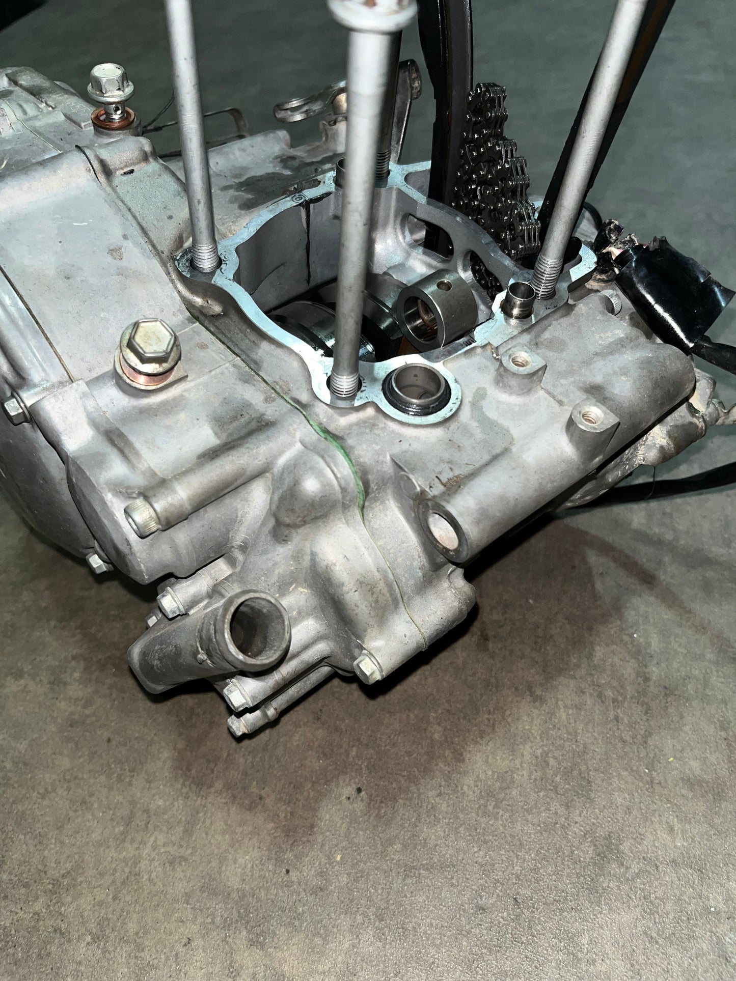 bas moteur 250 yzf 2008