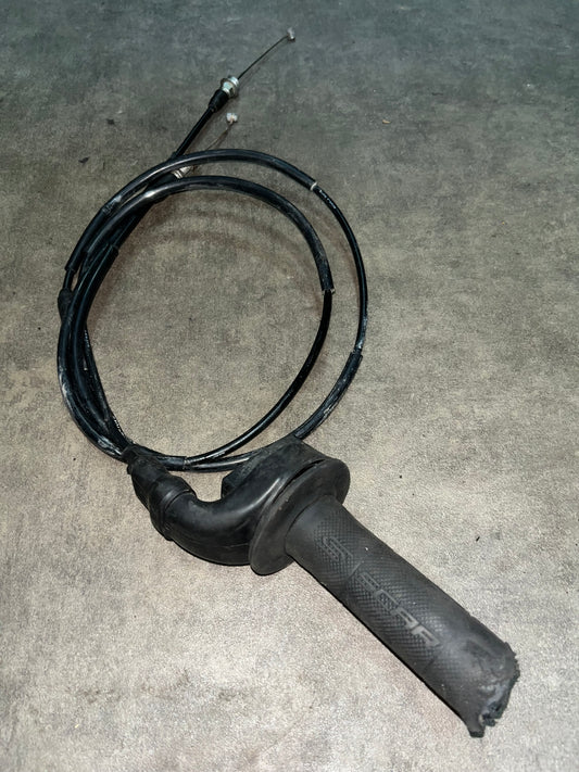 accélérateur + câble 250 yzf