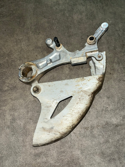 support étrier de frein arrière 250 yzf