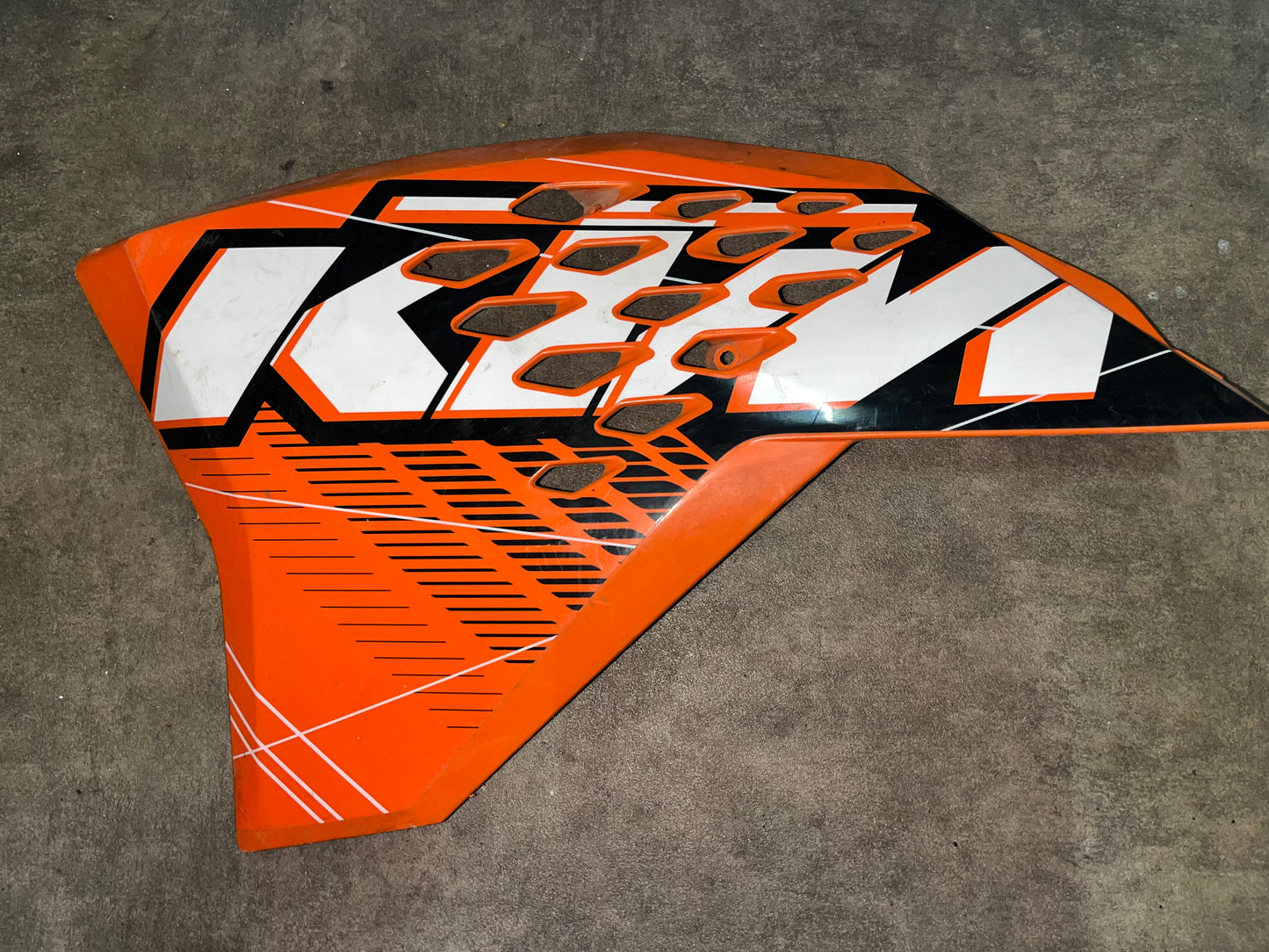 ouïe de réservoir gauche ktm sx-f