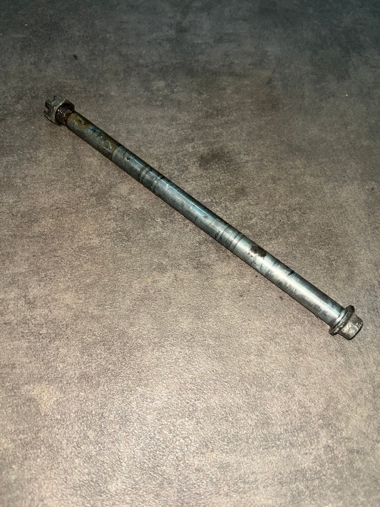 axe de roue avant rm 85
