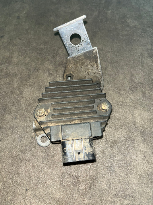 régulateur de tension 450 crf