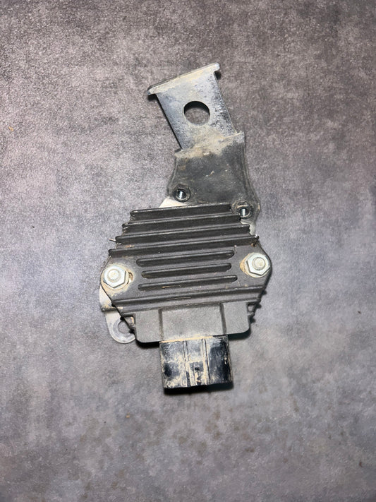régulateur de tension 250 crf