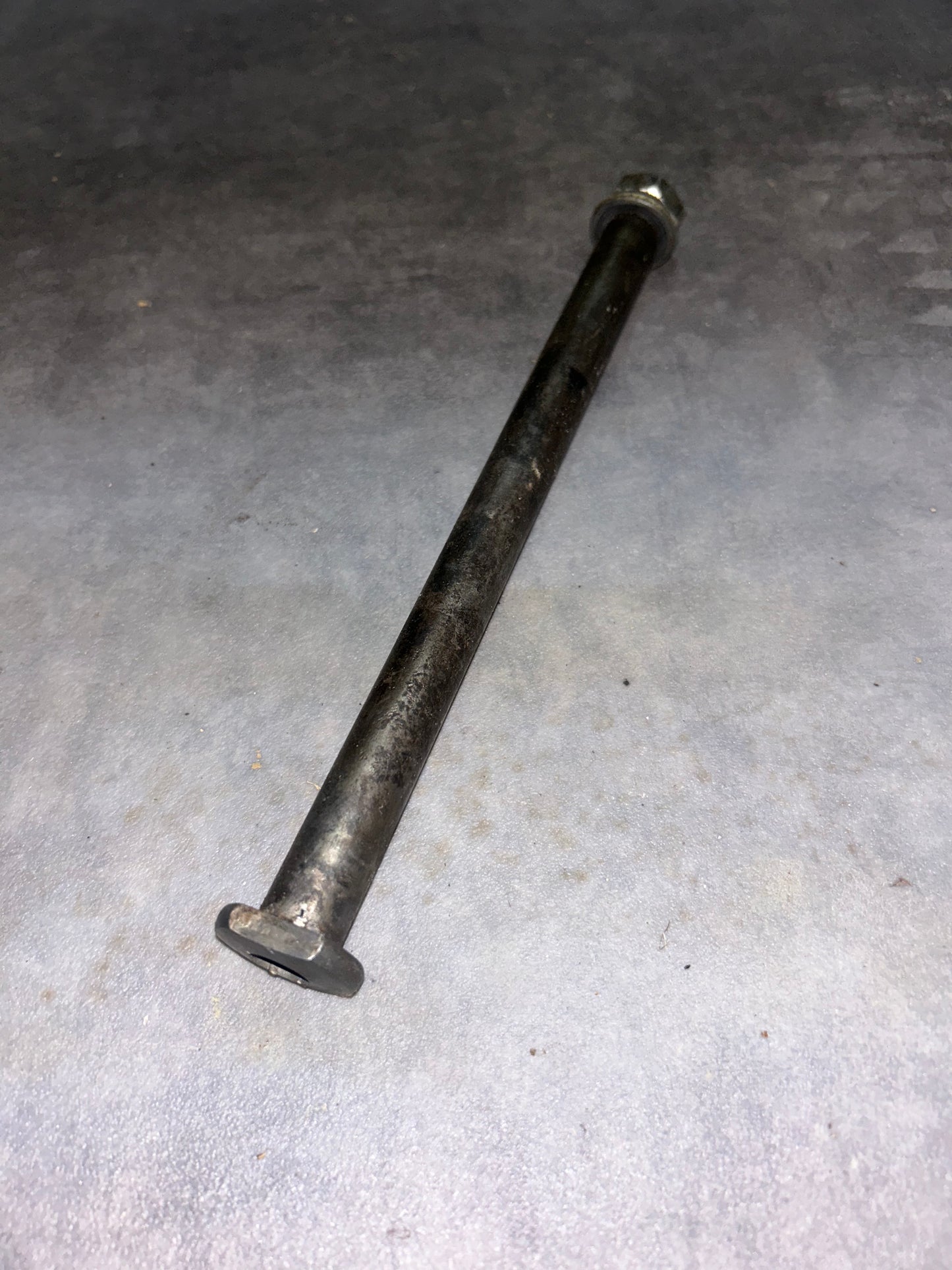 axe de roue arrière 250 crf