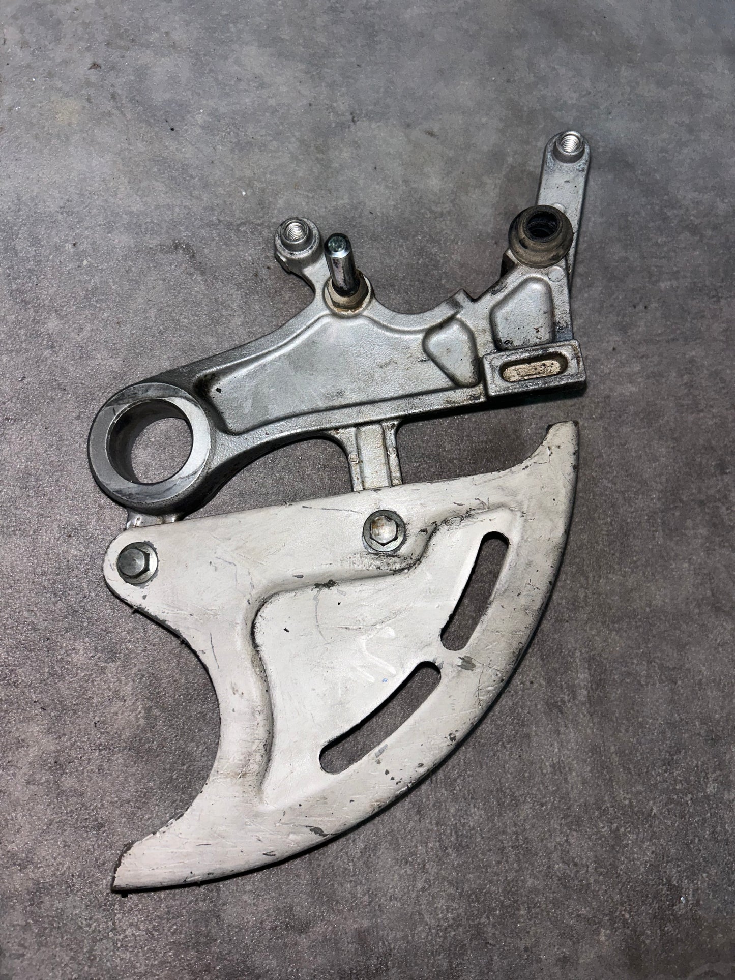 support étrier arrière 250 crf