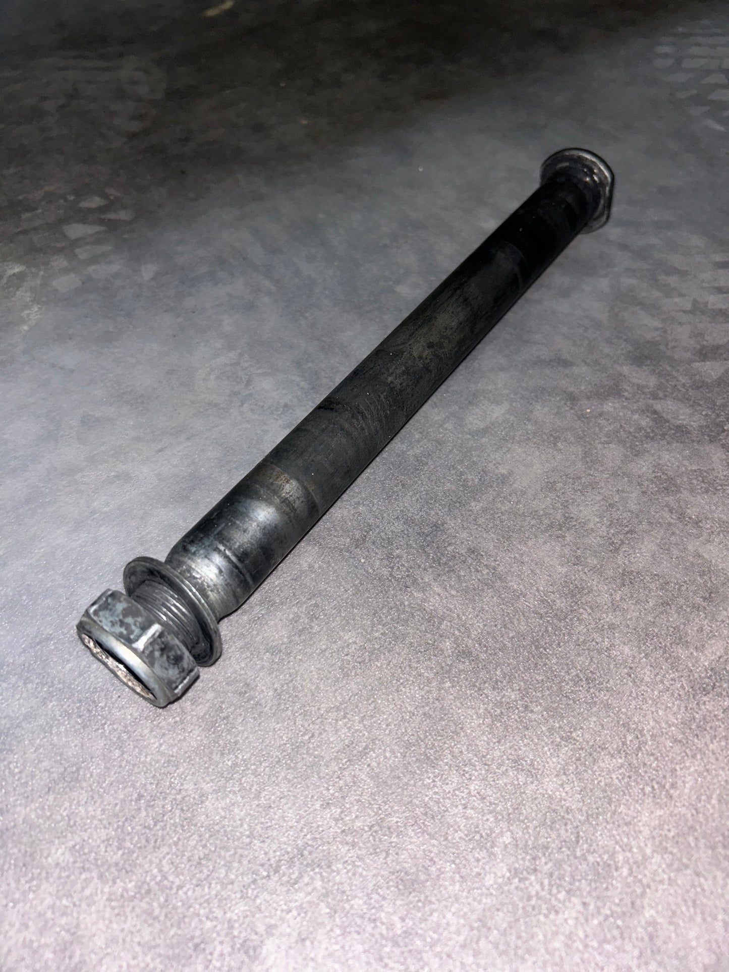 axe de roue arrière 250kxf