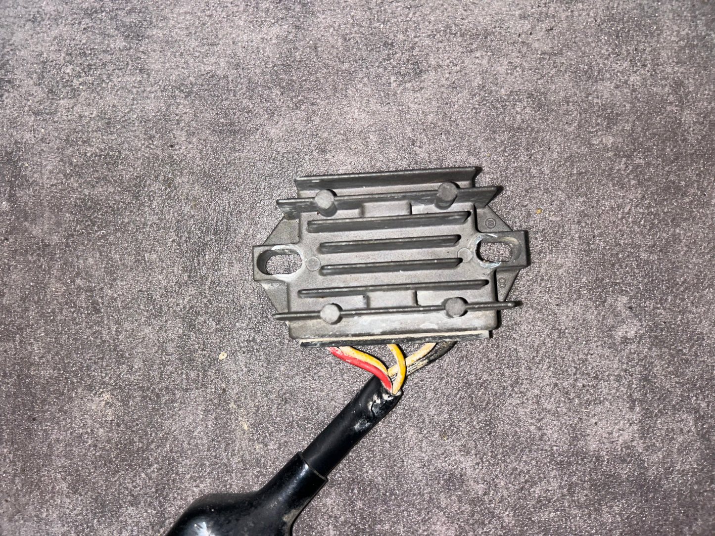 régulateur de tension 250 kxf