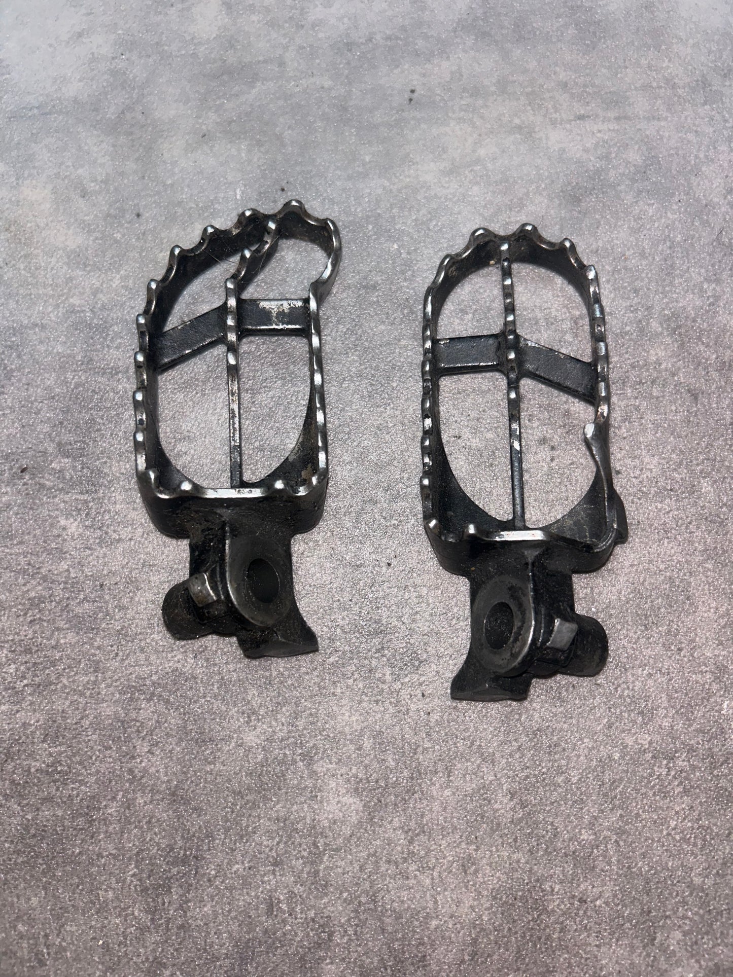 cale pied yz 85