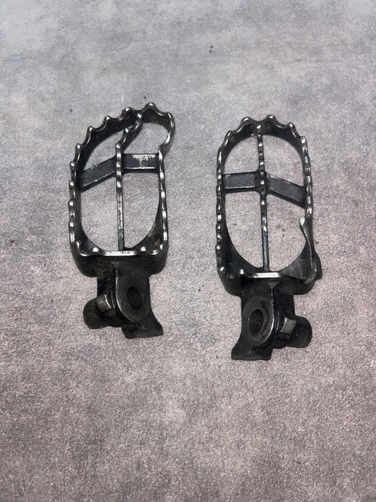 cale pied yz 85
