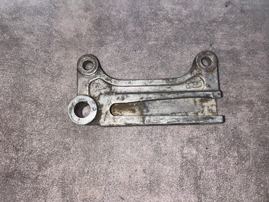 fixation étrier frein arrière kx 85